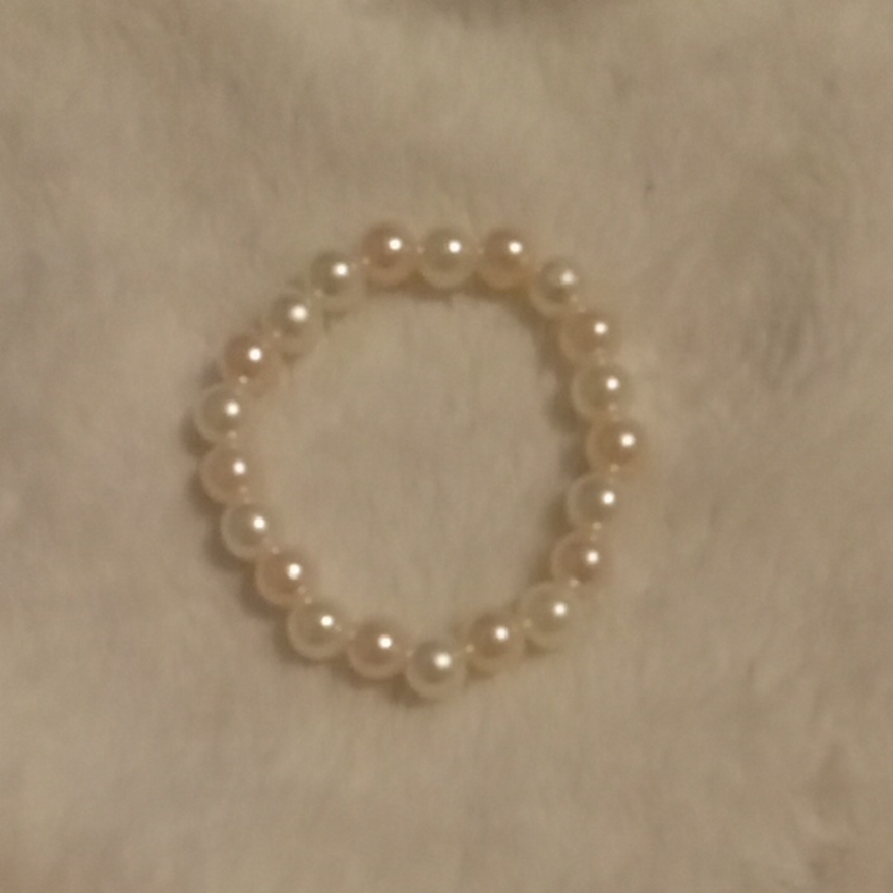 Elegant Pearl Bracelet